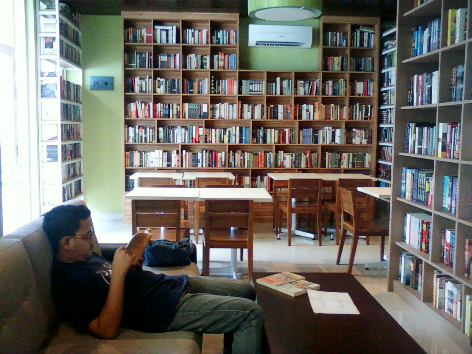 QB World Bookstore & Cafe