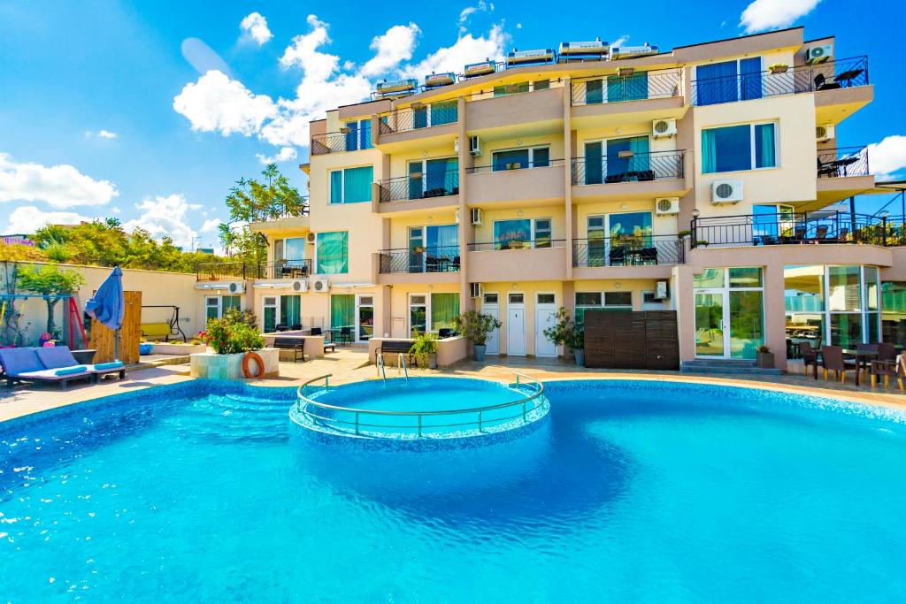 Selena's Beachfront Hotel