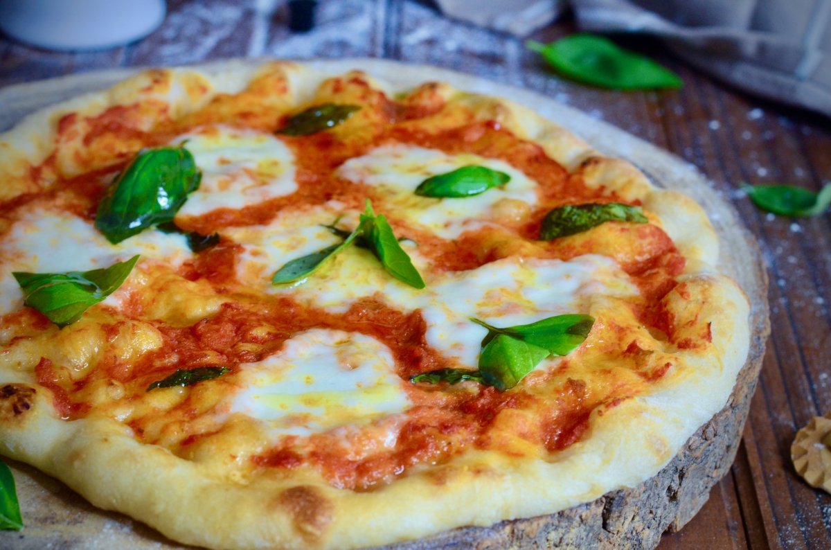 Pizza Margherita con burrata