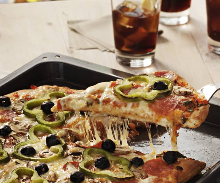 Pizza de pepperoni y champiñones en Thermomix sin gluten