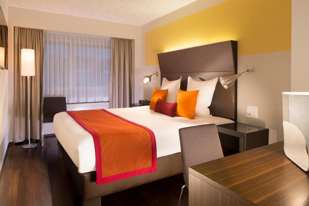 Hotel D