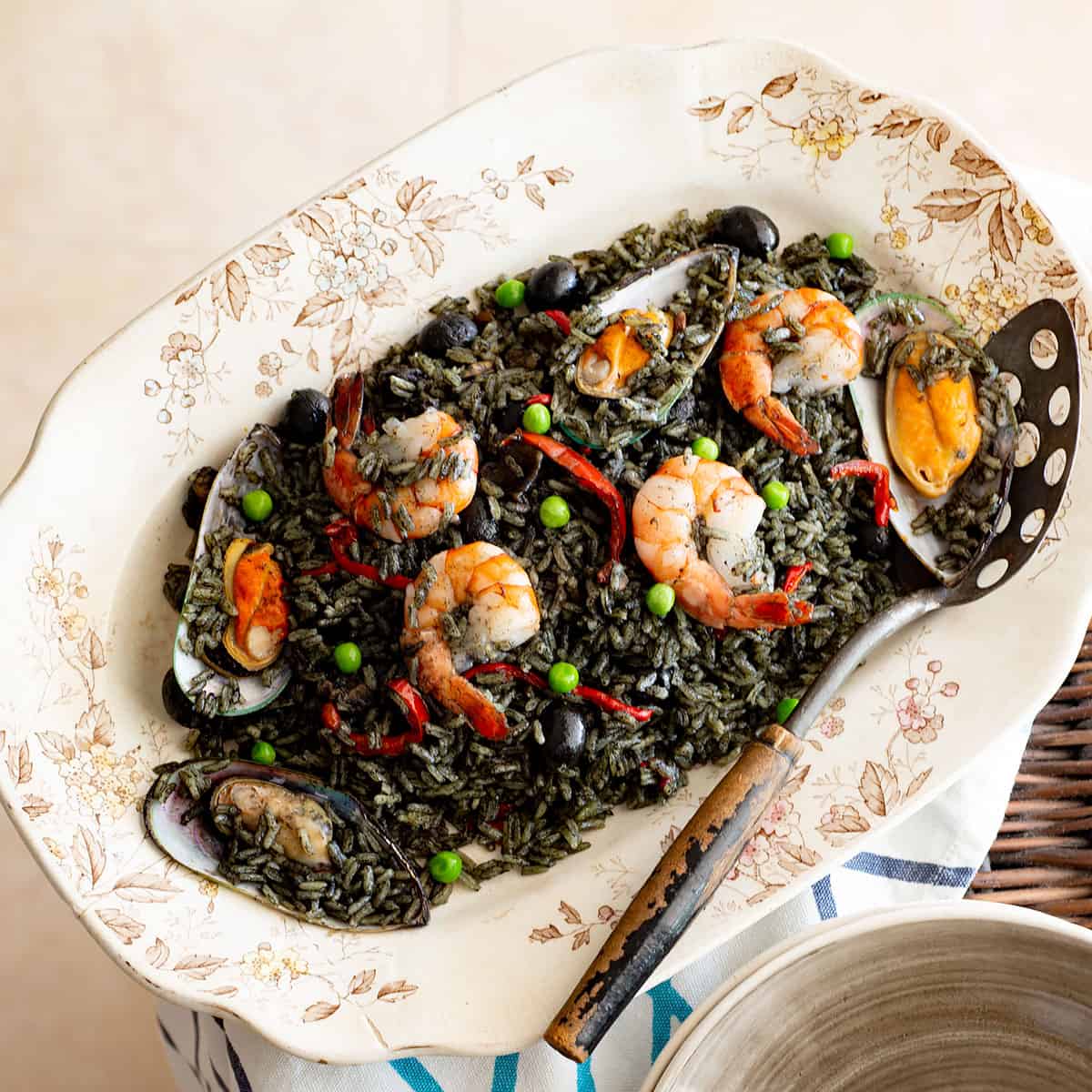 Arroz Negro con Mariscos Mixtos