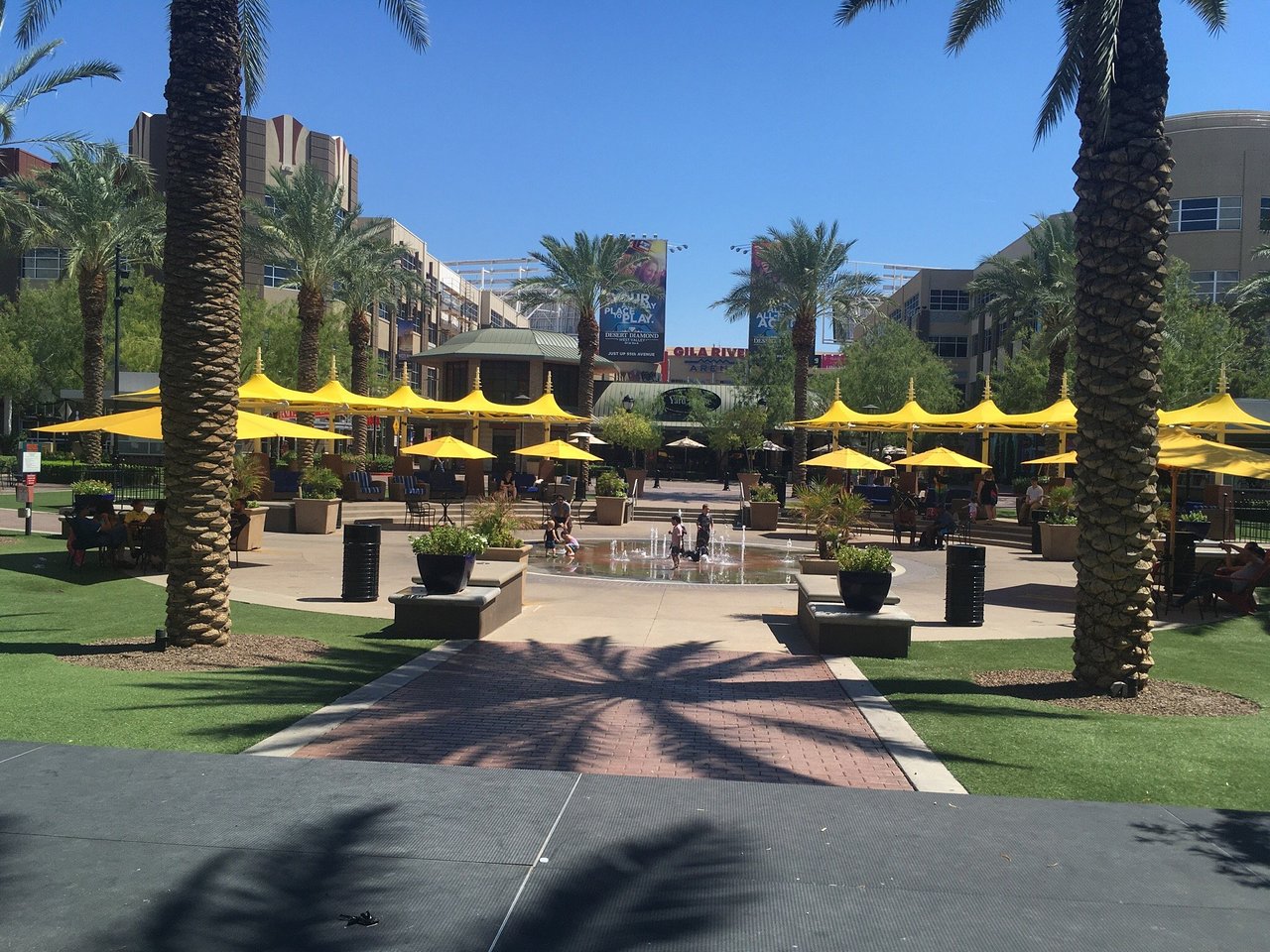 Explore Historic Downtown Glendale