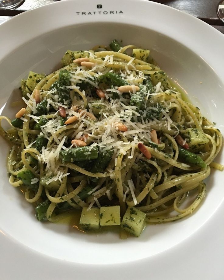 Trenette al Pesto con Queso Feta