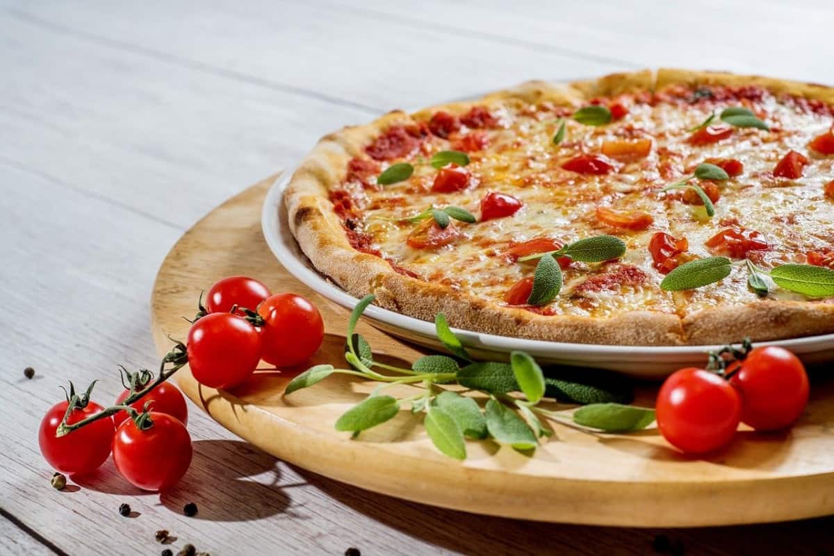 Pizza Margherita con masa de avena