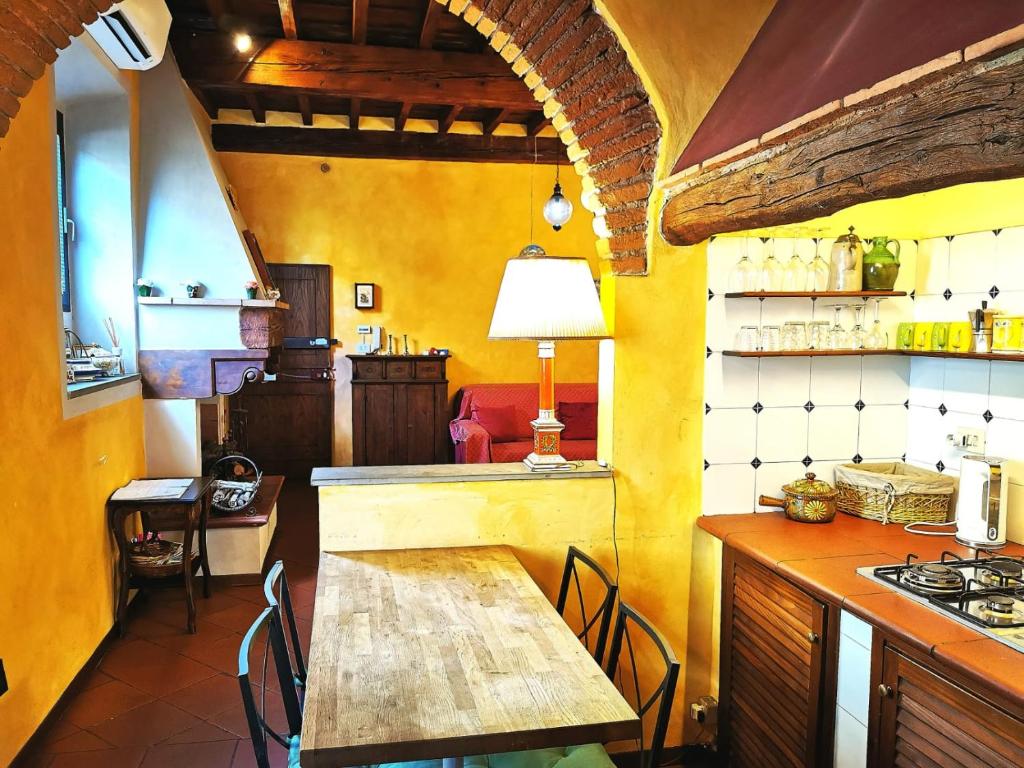 Rustic Tuscan-style Apartment in the Historic Center