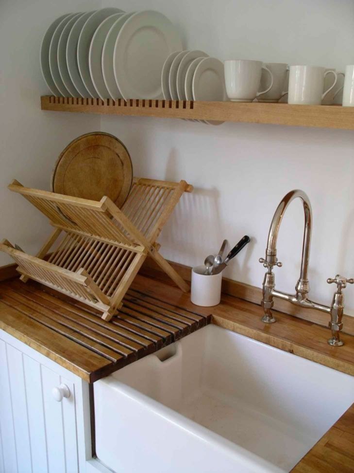 Vintage-Inspired Kitchen with Wall-Mounted Plate Rack