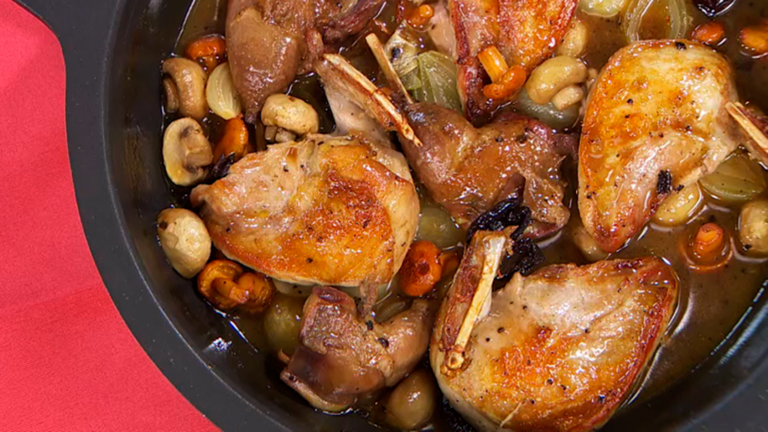 Perdiz estofada con aceitunas