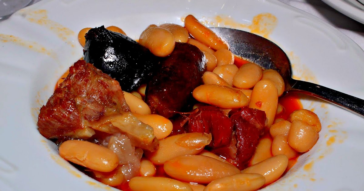Pochas con chorizo y mariscos