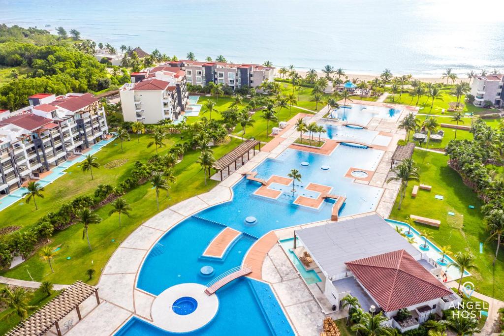 Beachfront Condo with Resort-Style Amenities