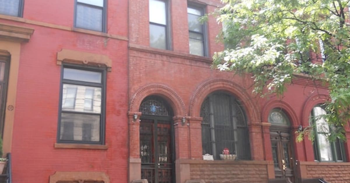 Historic Brownstone Apartment