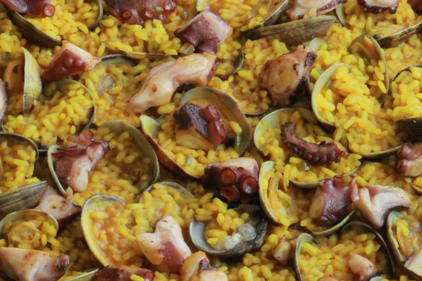 Arroz con almejas y pulpo