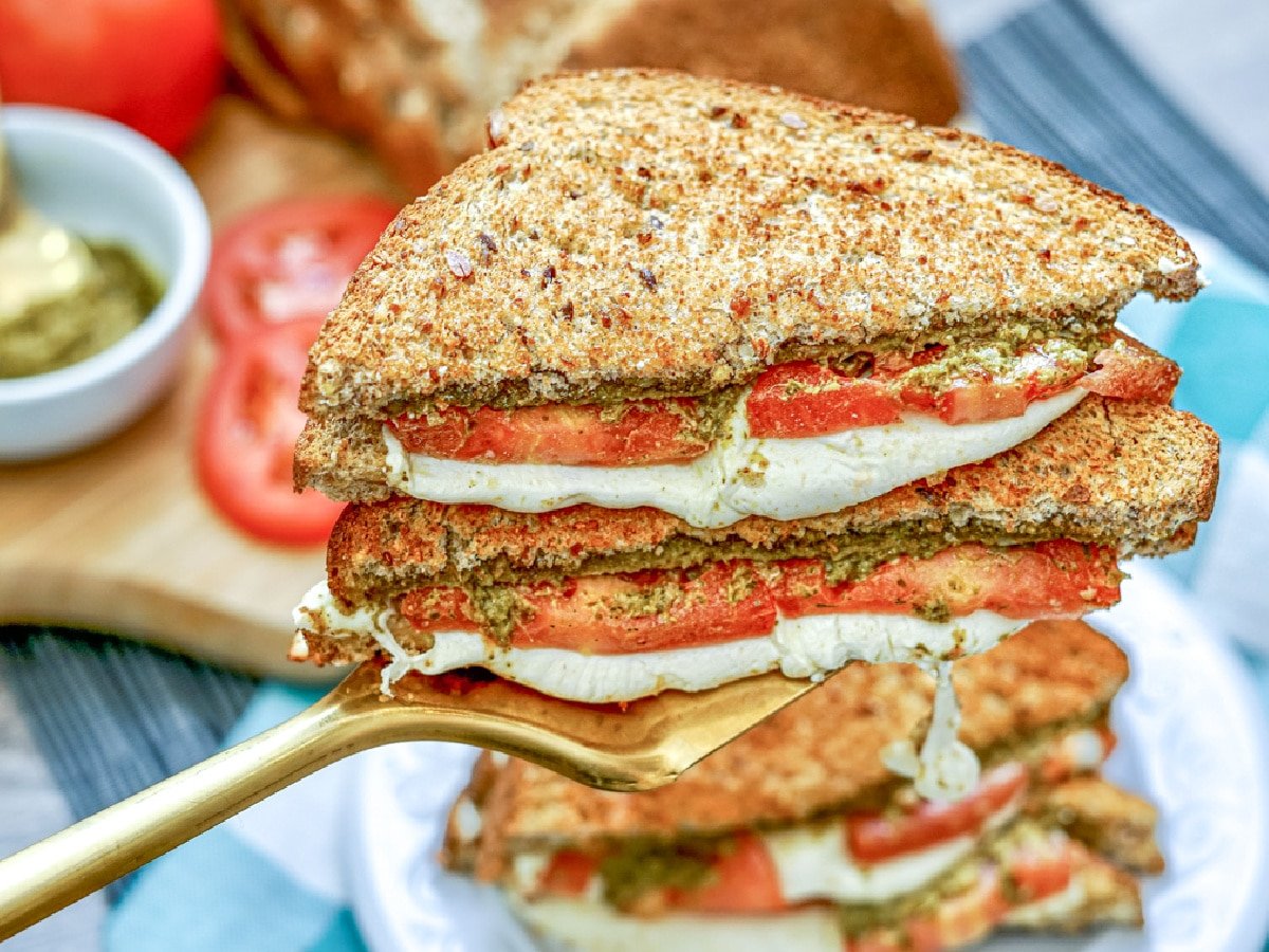 Pesto Chicken Air Fryer Grilled Cheese
