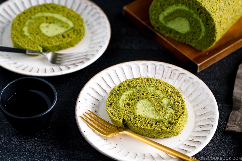 Matcha Roll Cake