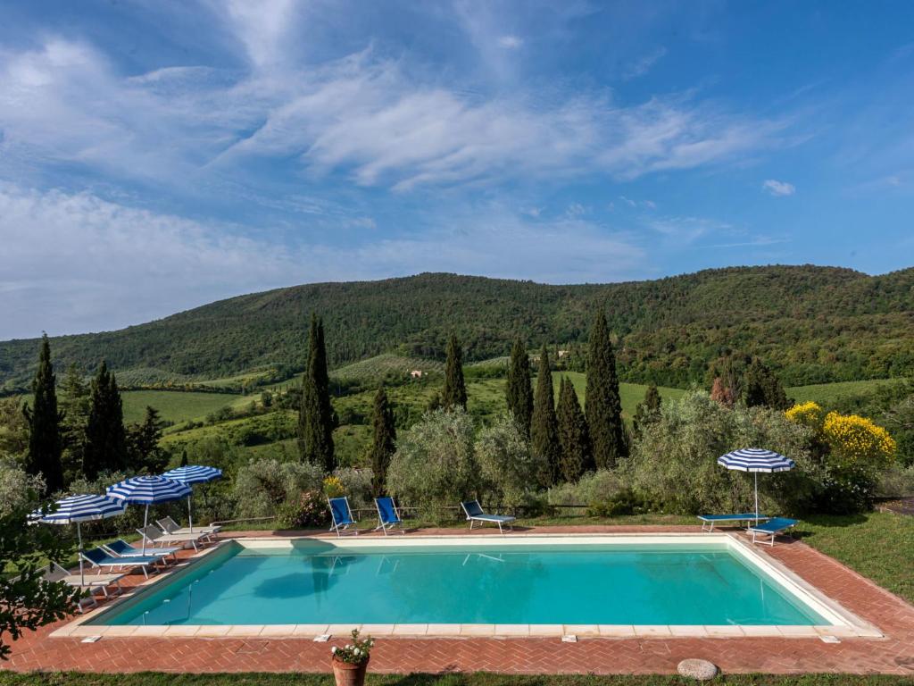 8. Petunia Manor Hotel