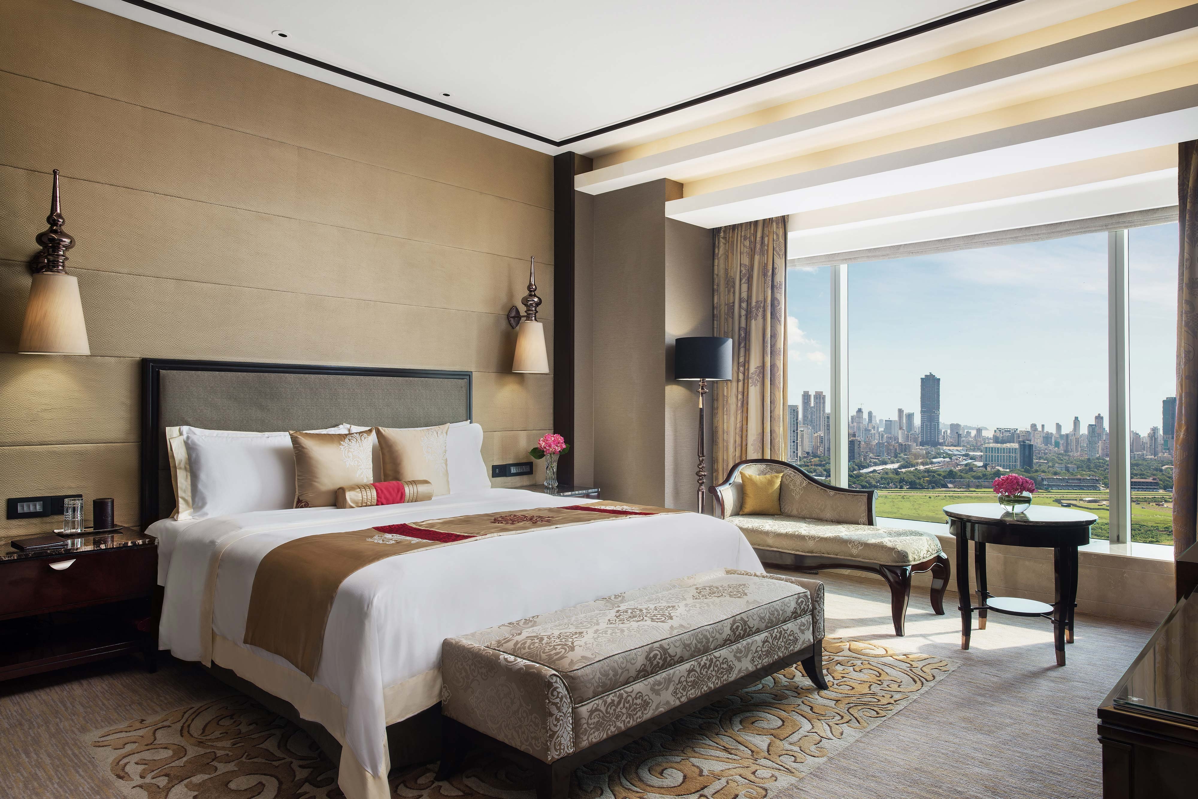 Experience the nightlife in Mumbai