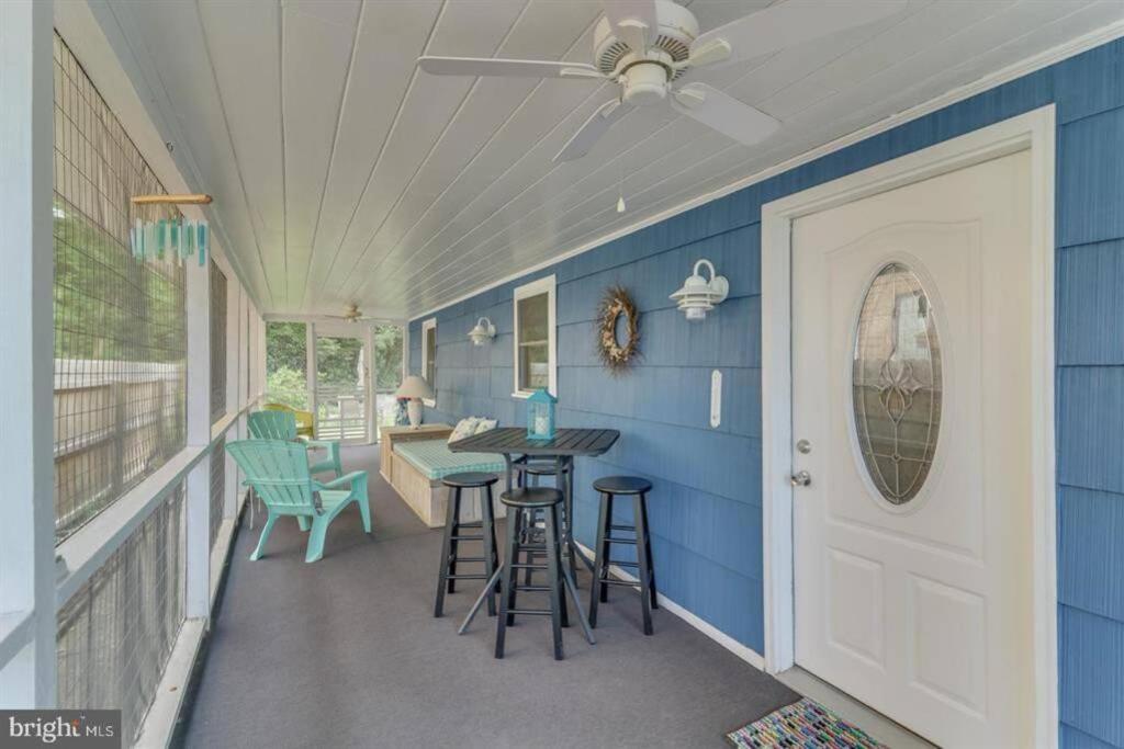 Quaint Beachside Cabin
