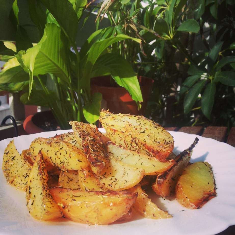 Patatas al horno con romero y tomillo