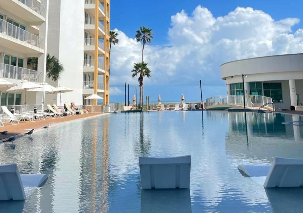 Peninsula Island Resort & Spa