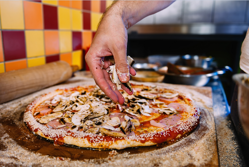 Pizza de bresaola y pimiento rojo