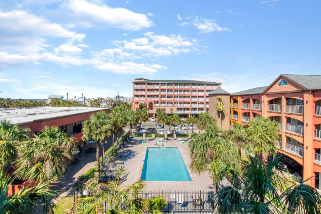 Quality Inn & Suites Beachfront