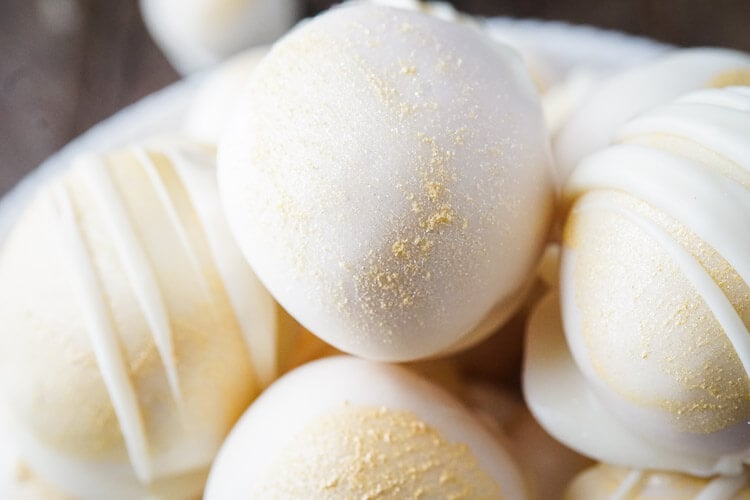 Strawberry Champagne Cake Pops