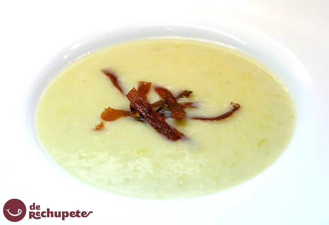 Porrusalda con crujientes de jamón