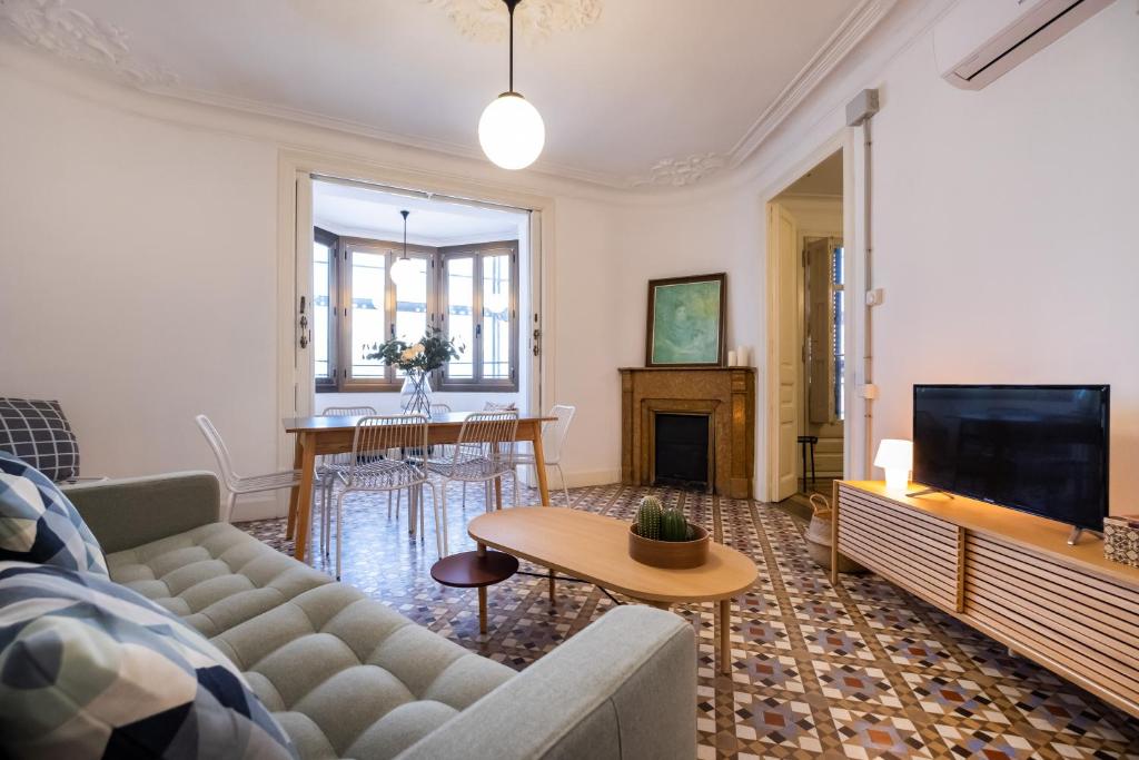 Eixample Modernist Apartments
