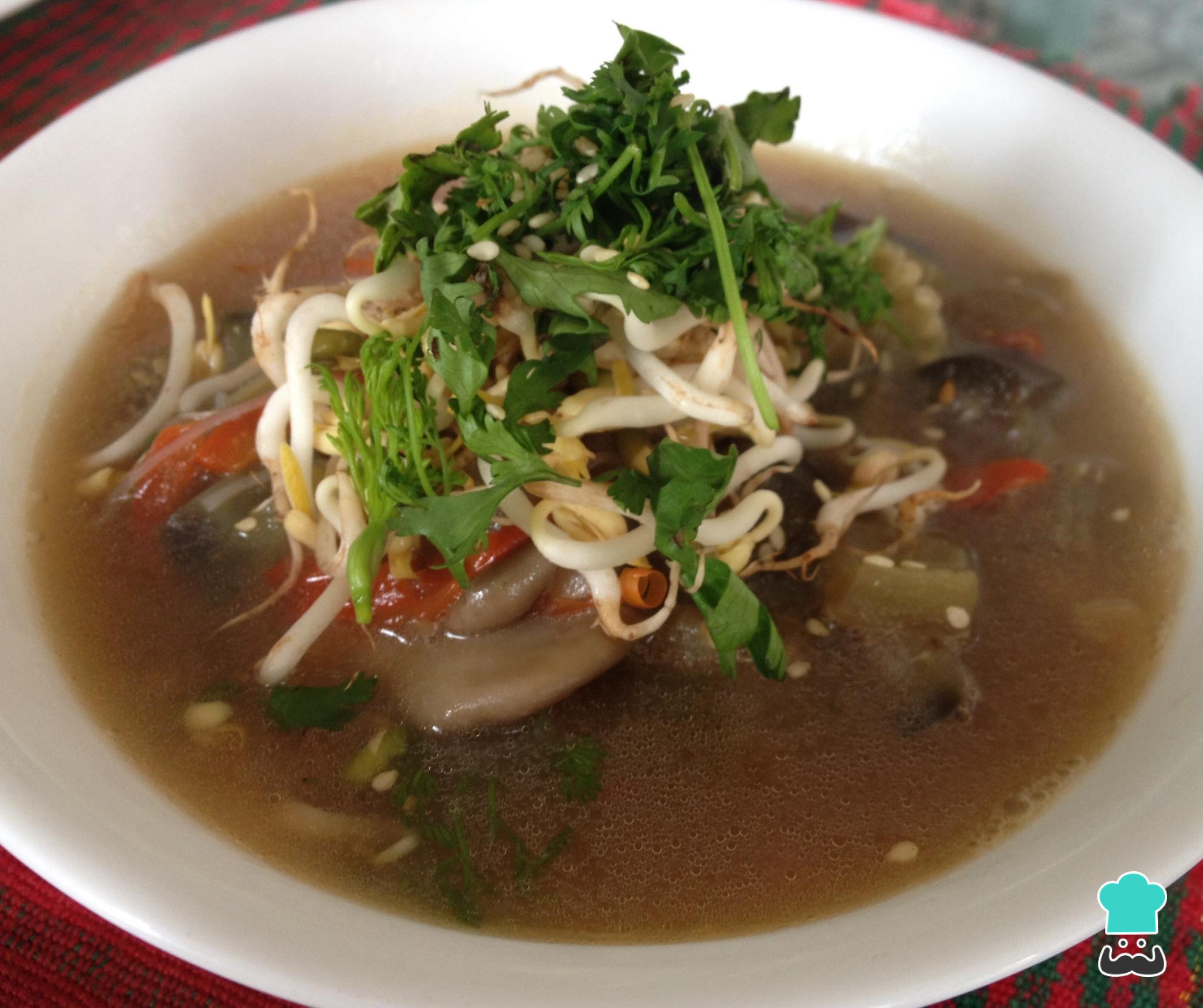 Sopa de pescado con toque oriental