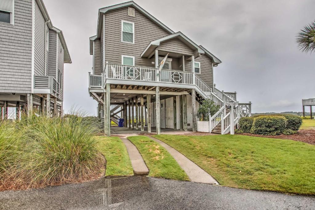 Seaside Cottage with Private Dock
