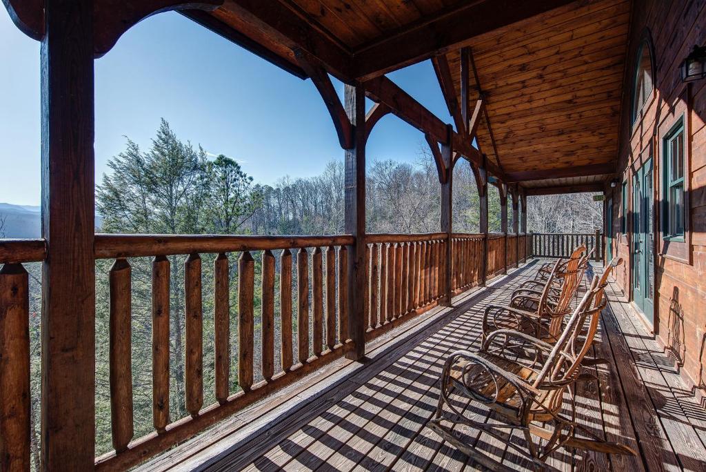 8. Mountain View Lodge