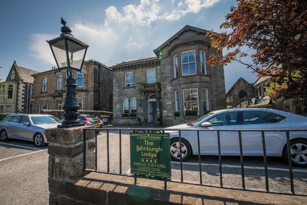 4. The Edinburgh Lodge Hotel