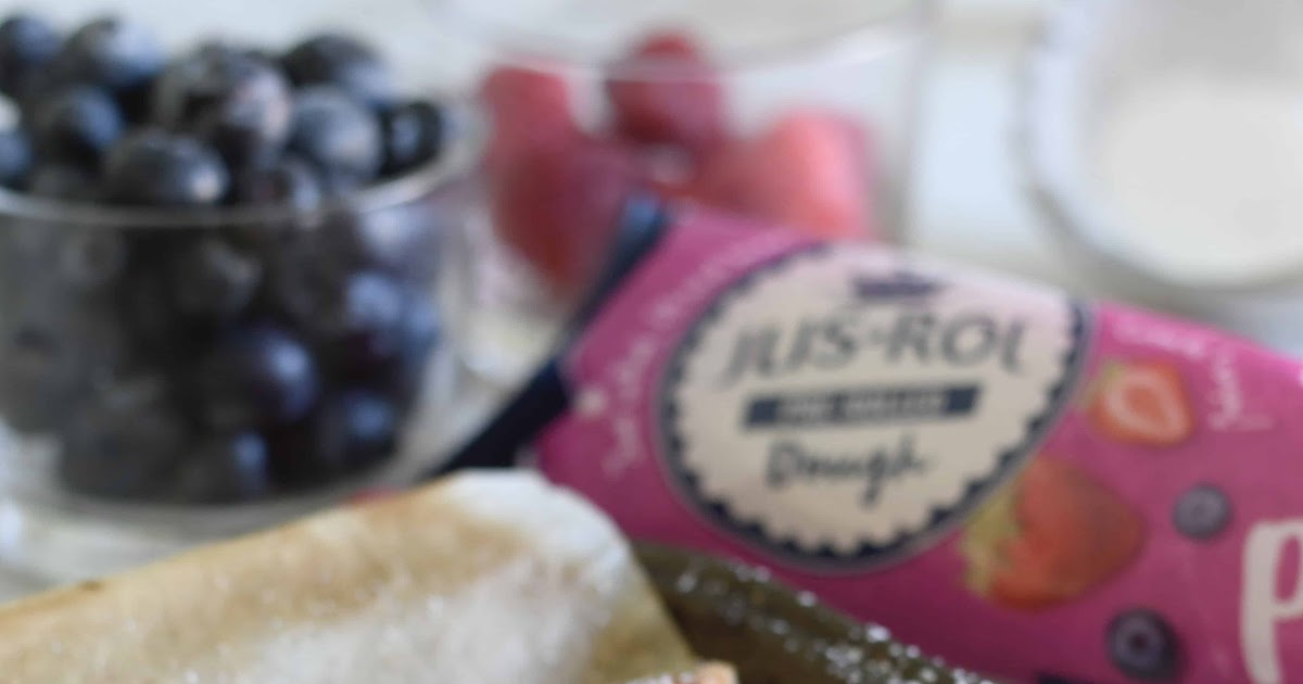 Blueberry and Cream Cheese Puff Pastry Pinwheels