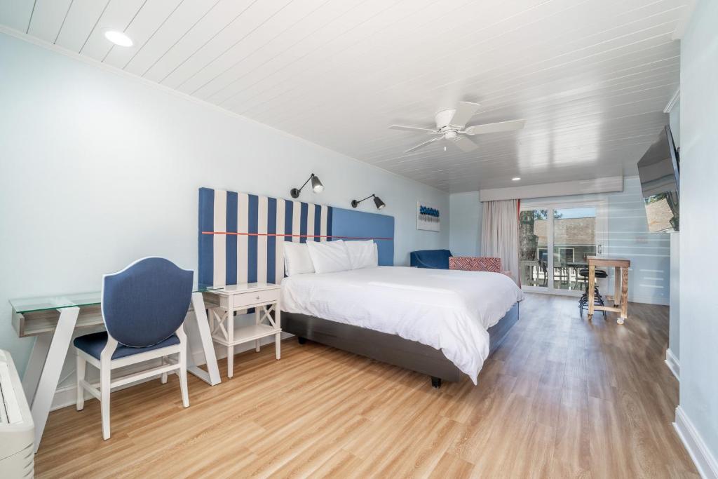Lakefront Studio Apartment