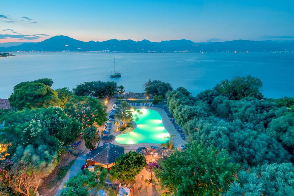 Flor Bay Hotel
