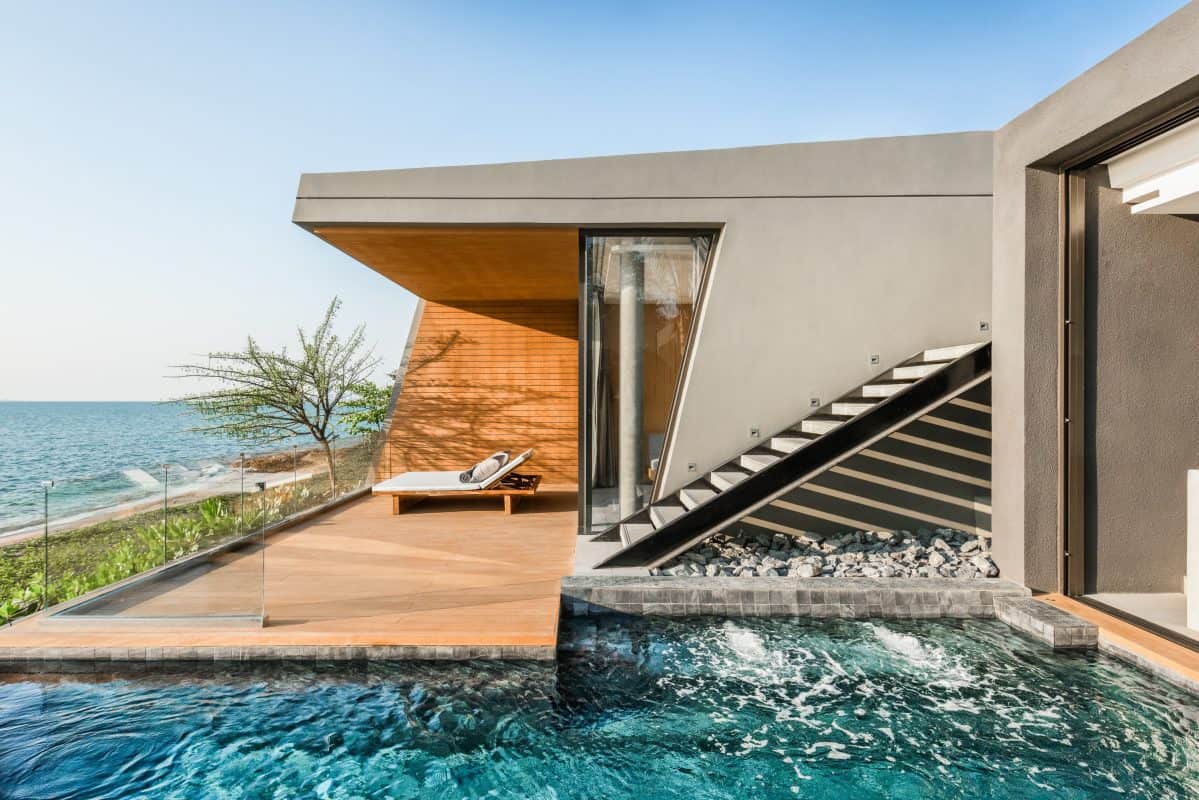 Beachfront Bungalow with Sea Views