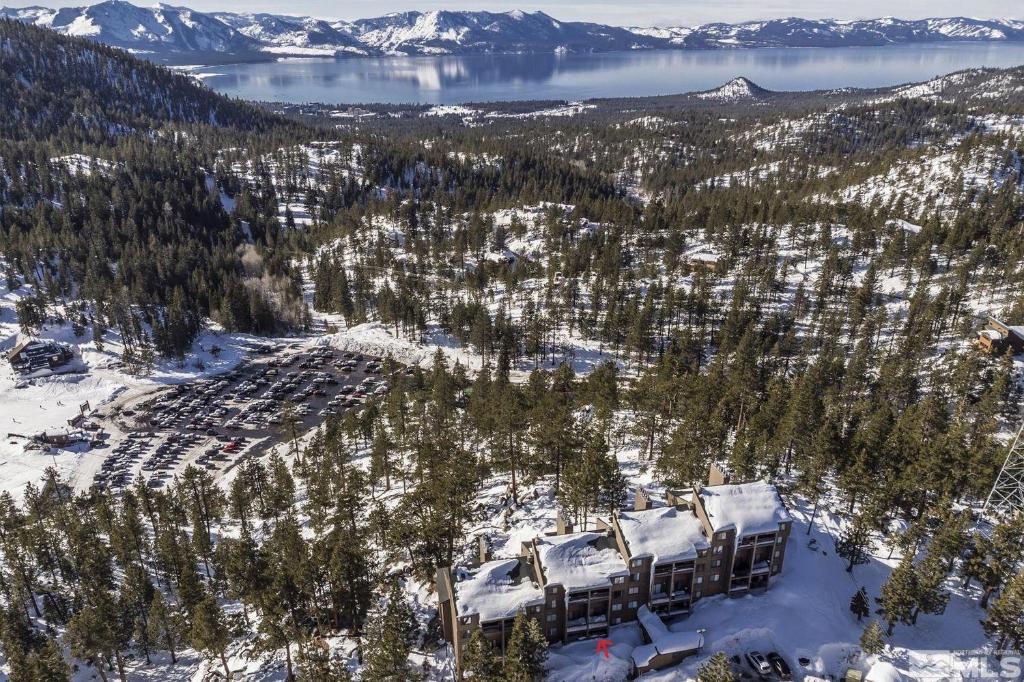 Family-Friendly Lakeside Apartment