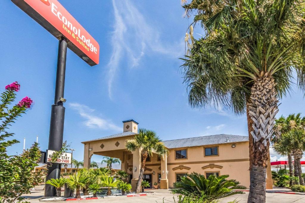 Econo Lodge & Suites Corpus Christi