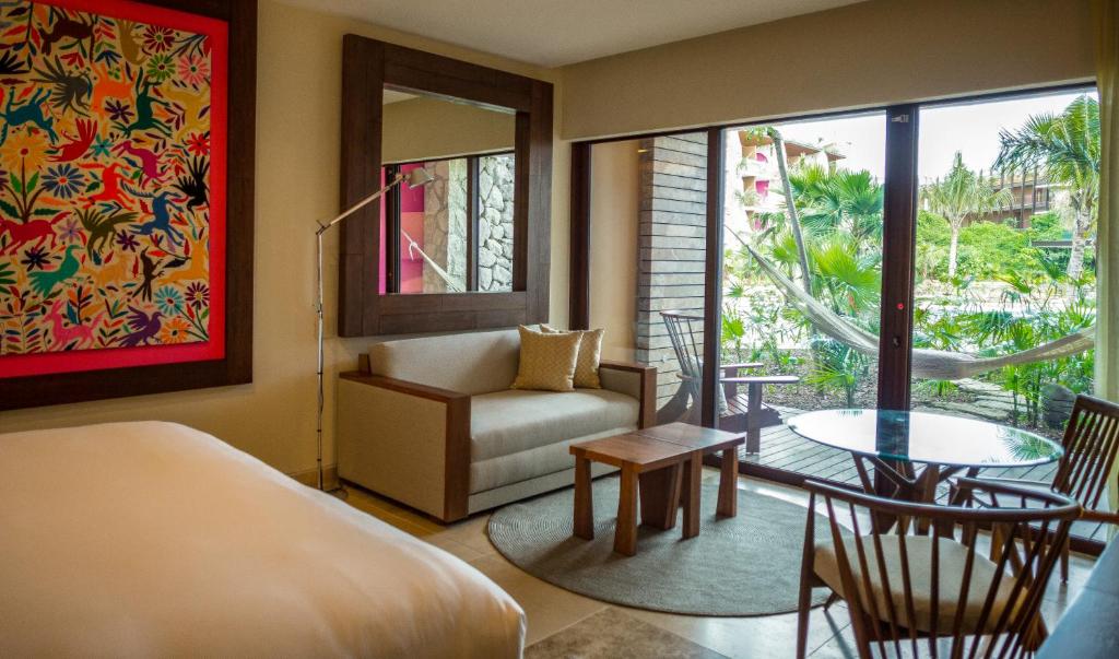 Inclusive Lakeside Hotel