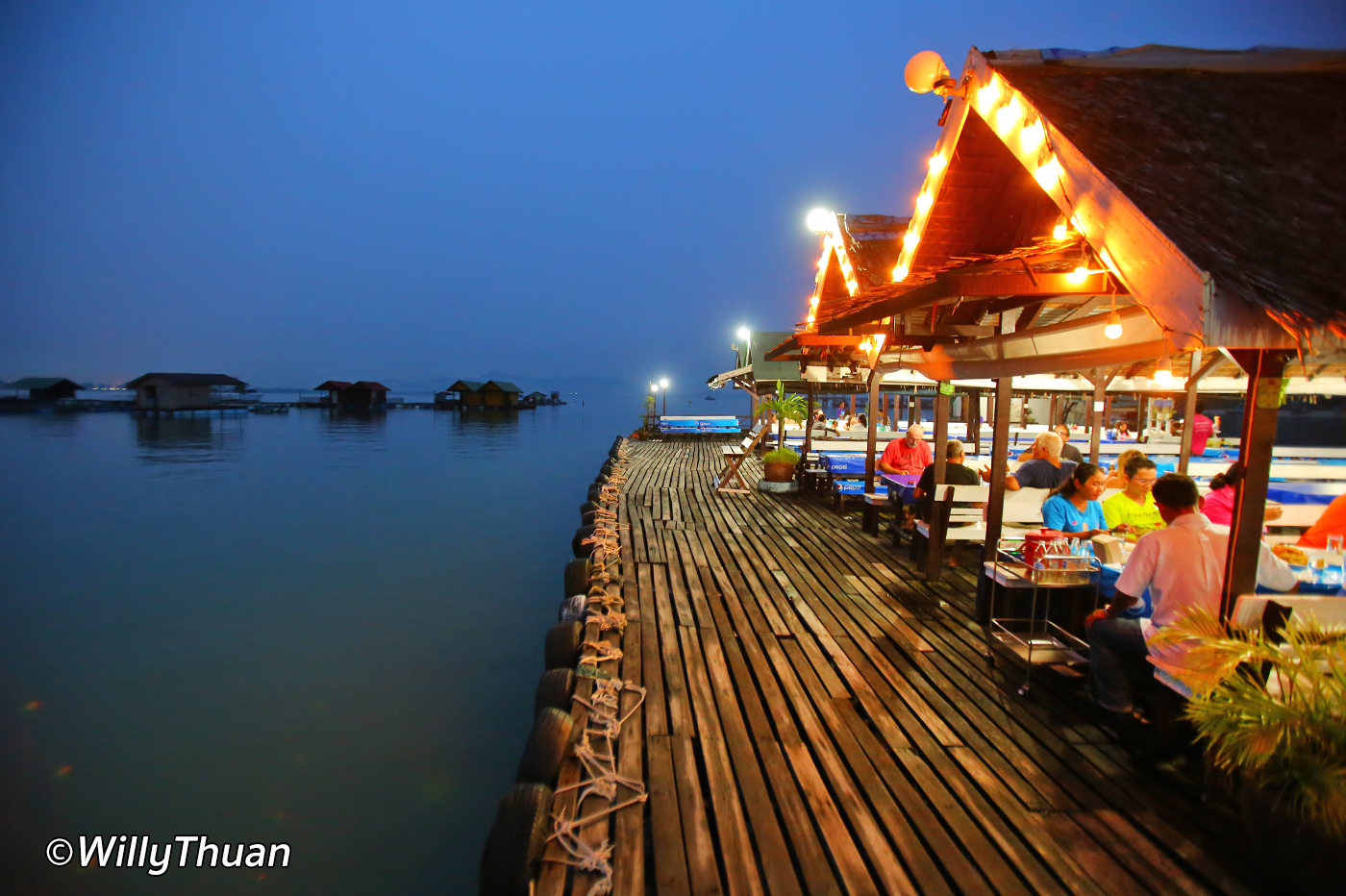 Kruvit Raft Restaurant