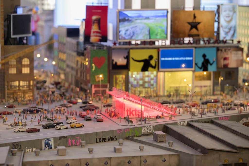 Gulliver's Gate