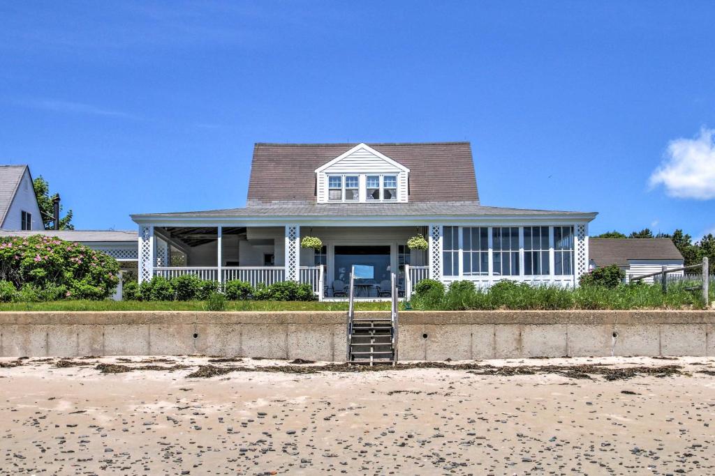 Secluded Cottage with Ocean Views