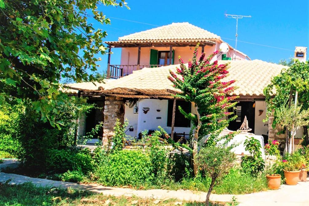 Traditional Villa with Garden Oasis