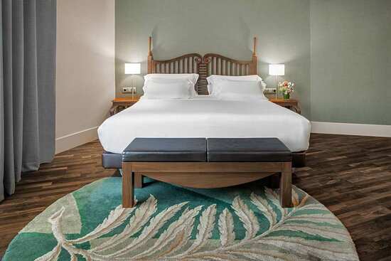 Hotel F