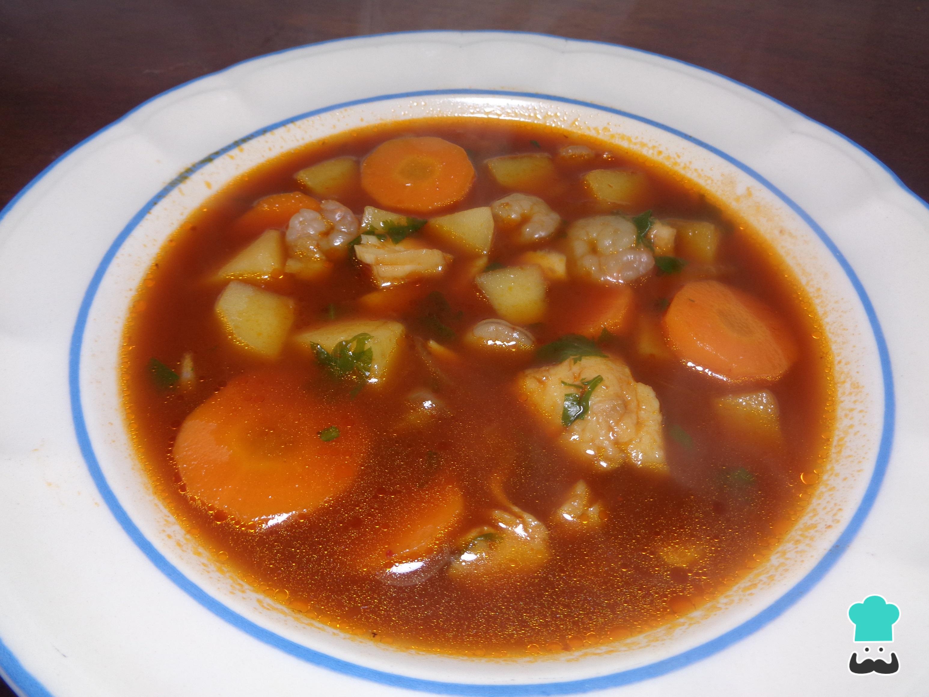 Sopa de pescado con camarones