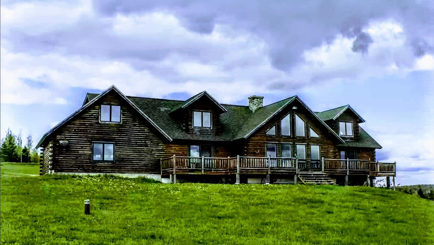 Rustic Retreat Lodge