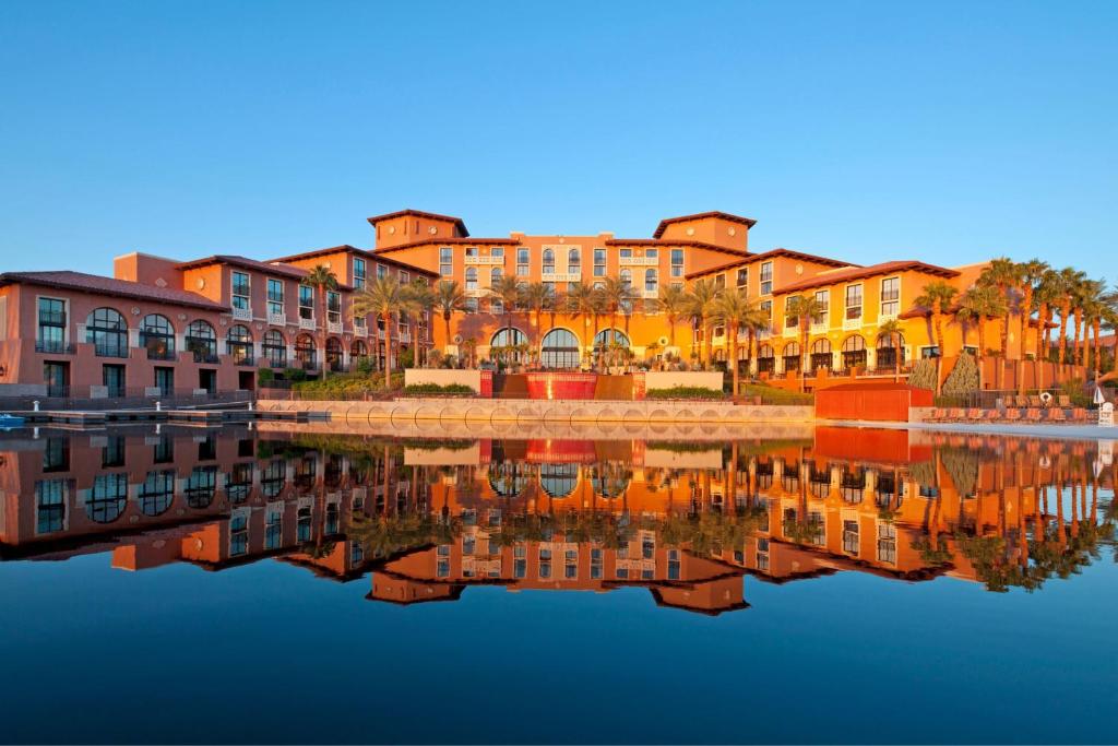 Lakefront Fitness Lodge & Spa