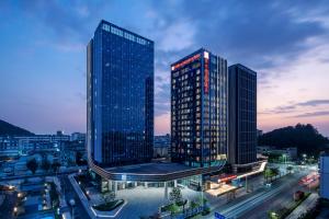 Budget-Friendly Apartment in Luohu District