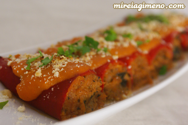 Pimientos del piquillo rellenos de tofu y verduras