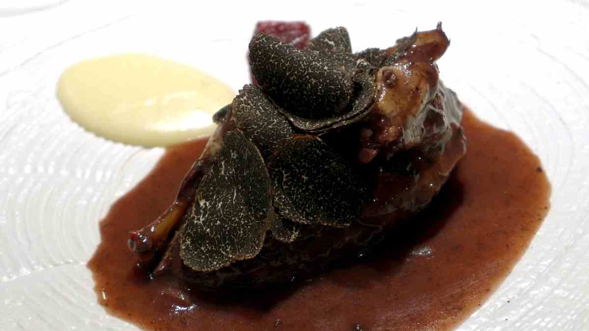 Perdiz estofada al vino tinto